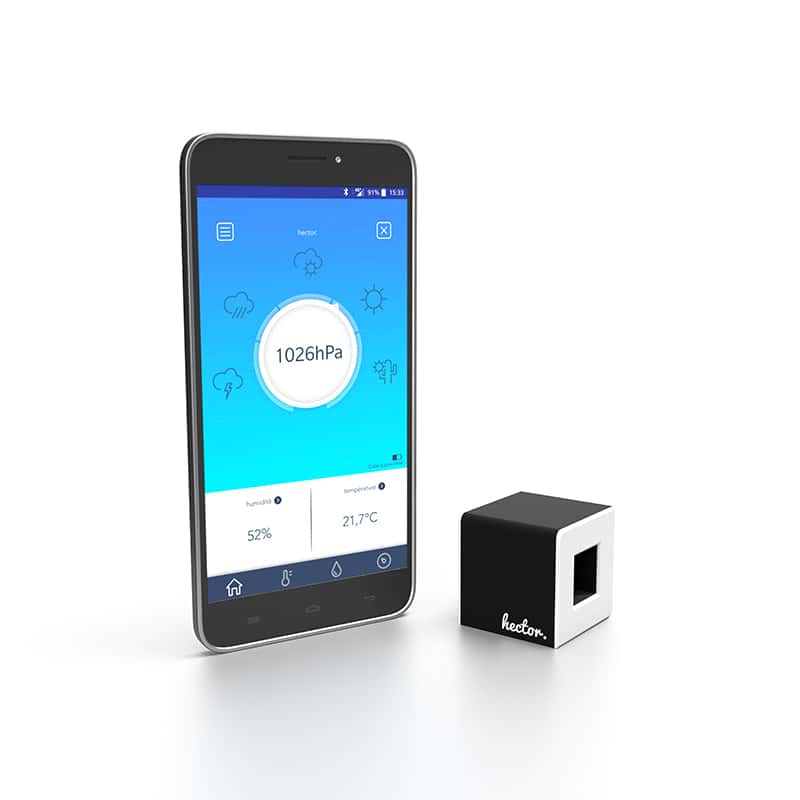 Hector-avec-téléphone